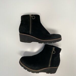 Vionic Hazel Suede Wedge Black Zip Up Ankle Bootie Water Repellent Women’s 10.5